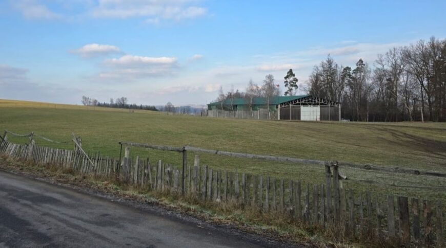 Pozemky, louky obec Tichonice – 500Kč/m2